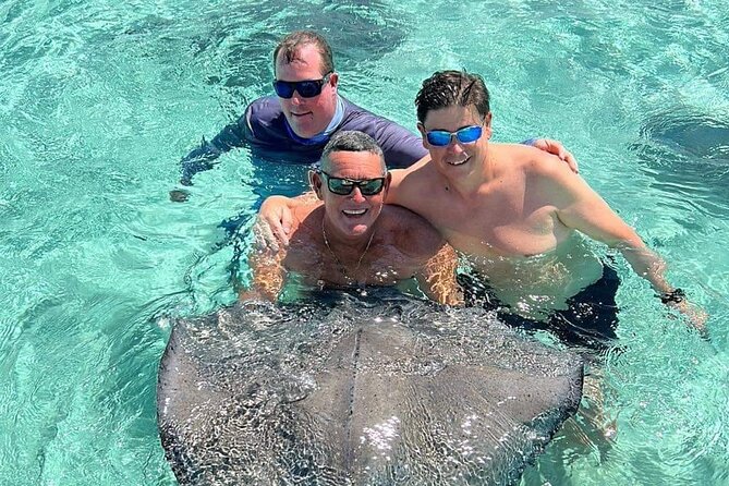 Luxury Private Fishing Charters - FULL DAY CHARTER - Deep sea fishing out toward the 12 mile bank for tuna, mahi, wahoo, and marlin