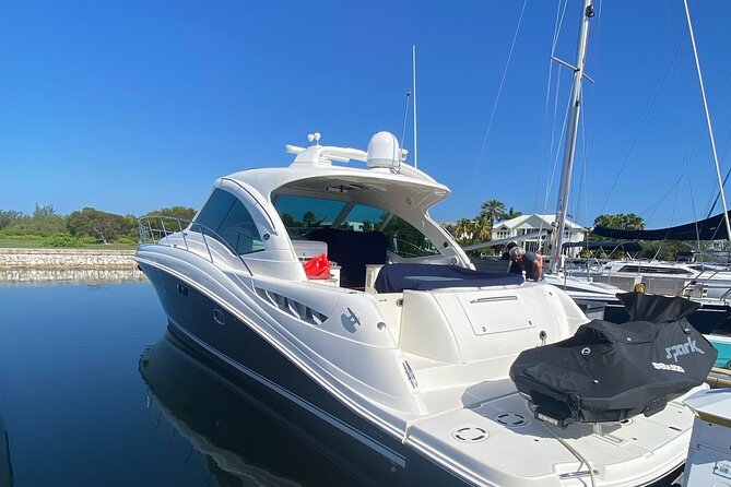 Private Yacht 48 ft Sting Ray City, Snorkel & Starfish Beach - The 48-foot Sea Ray Sundancer Setup: space, safety, and included gear