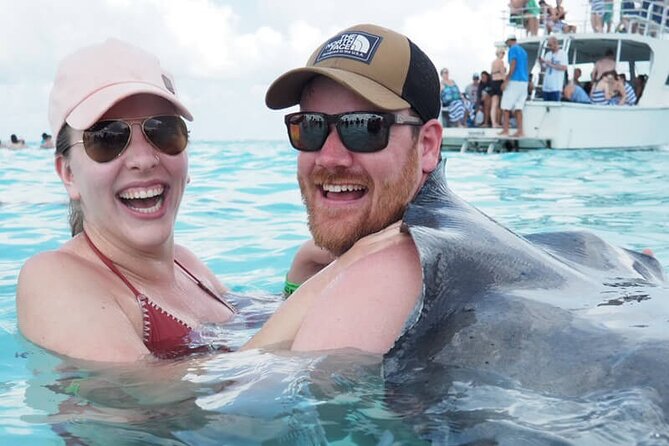 Stingray City and Coral Gardens - Stingray City Sandbar: the shallow water part that makes it feel safe