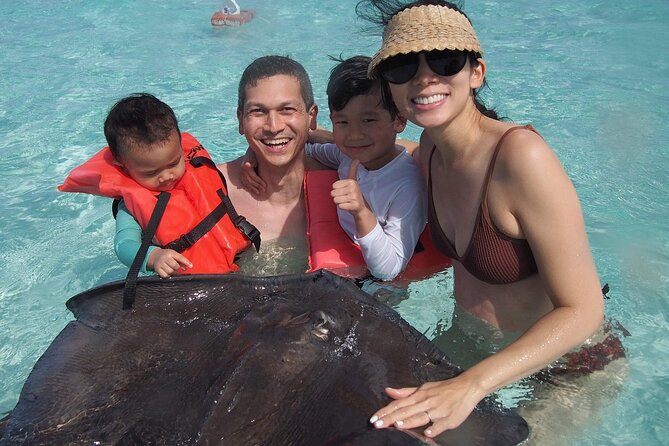 Stingray City and Seven Mile Beach Adventure Tour - Stingray City, the North Sound sandbar, and those gentle giants