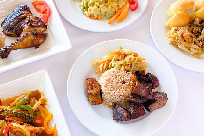 Stingray City, Coral Gardens & Frankie's Local Lunch & Juice - A half-day plan that hits the Cayman highlights