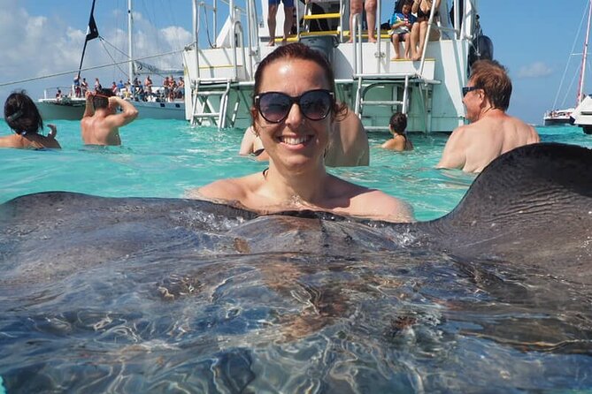 Stingray City, Coral Gardens & Frankie's Local Lunch & Juice - Meeting point and timing: start smooth, finish back where you began
