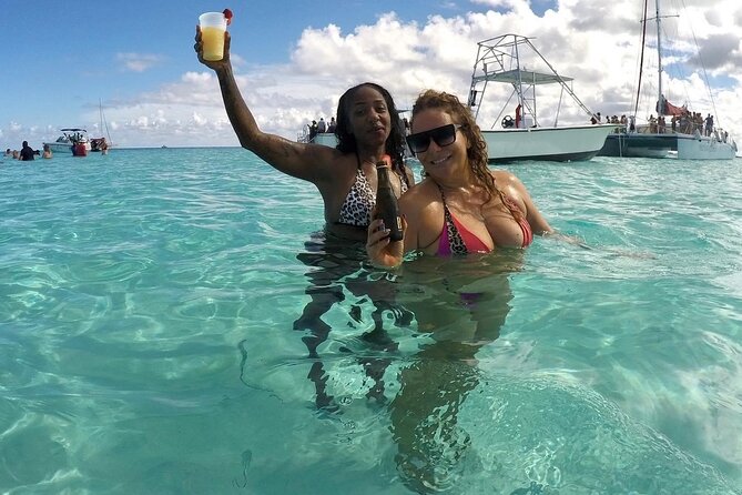 Stingray City Experience Plus Two Snorkeling spots Private Boat - Rum Point Reef Time, Plus a Place to Eat and Drink