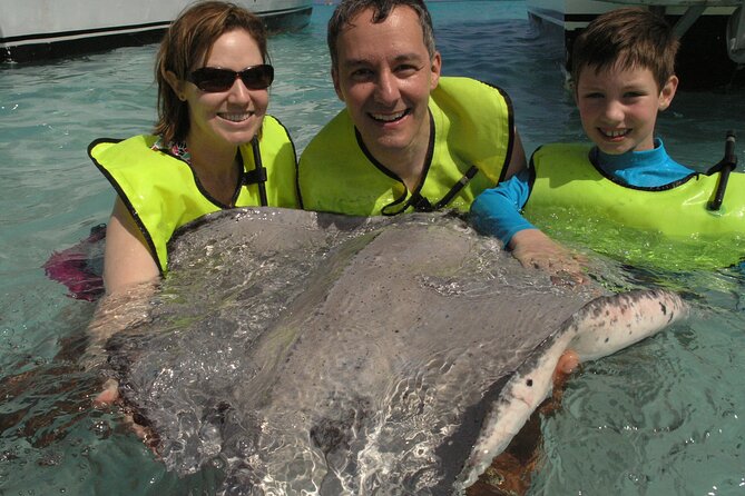 Stingray Sandbar, Snorkeling, and Starfish Point - Group size, captains, and the kind of help you’ll get